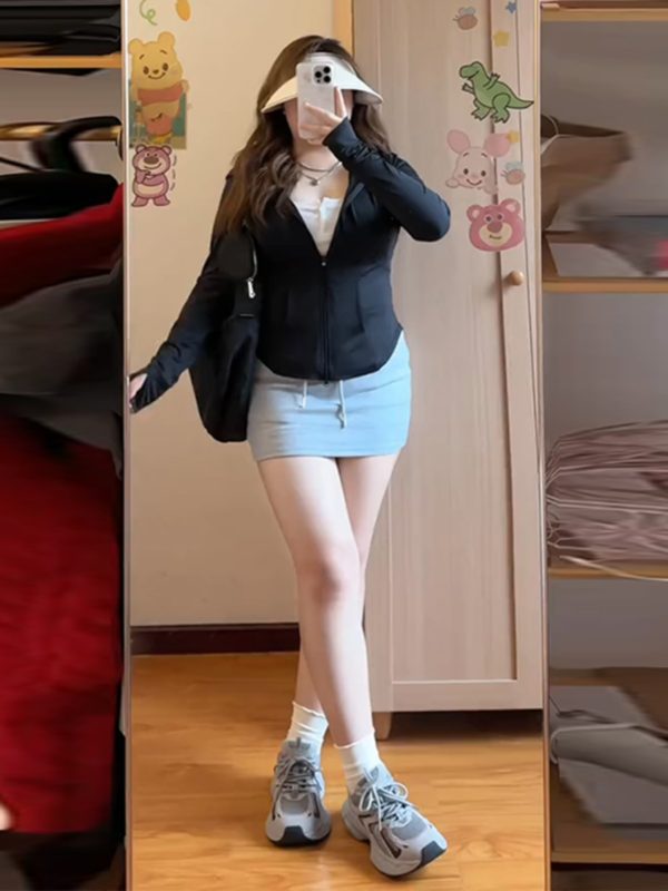 Plus-Size Yoga Jacket - Versatile Slimming Ice Silk Sun Protection Top for Summer Fashion - Lightweight Stylish Outerwear for Curvy Women