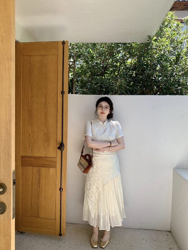 Plus-Size Zen-Inspired Body-Shaping Dress, Elegant Irregular White Design, Chinese Style, Trendy for Y2K and Modern Fashion