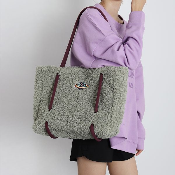 Plush Tote Bag for Women - 2023 Autumn Winter Minimalist Niche Design, Large Capacity High-End Feel Handbag