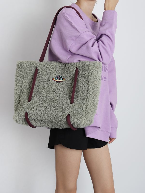 Plush Tote Bag for Women - 2023 Autumn Winter Minimalist Niche Design, Large Capacity High-End Feel Handbag