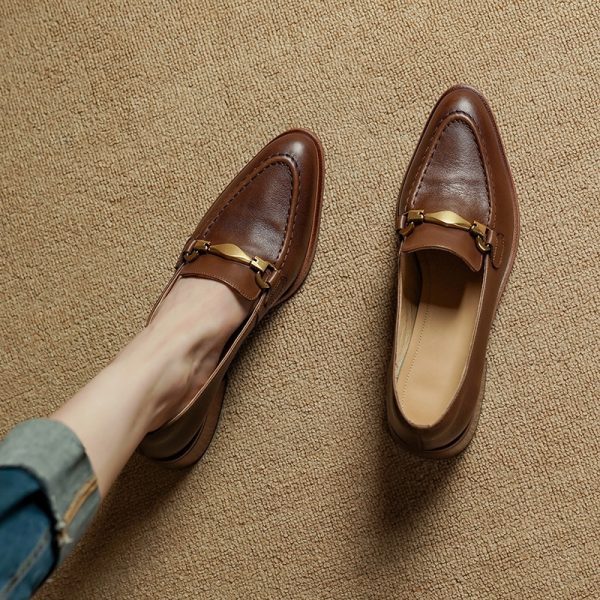Pointed Toe Small Leather Shoes for Women with Retro Metal Buckle - Italian Style Footwear for Spring and Autumn 2025