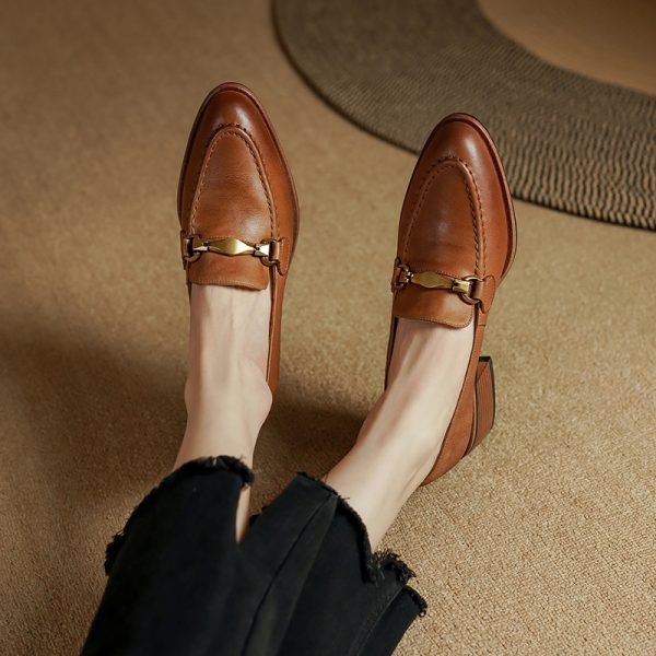 Pointed Toe Small Leather Shoes for Women with Retro Metal Buckle - Italian Style Footwear for Spring and Autumn 2025