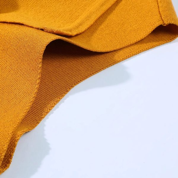 Pumpkin-Colored Sleeveless Knitted T-Shirt with Fitted Waist and Pleated Vest Detail for Women - Perfect for Fall Fashion