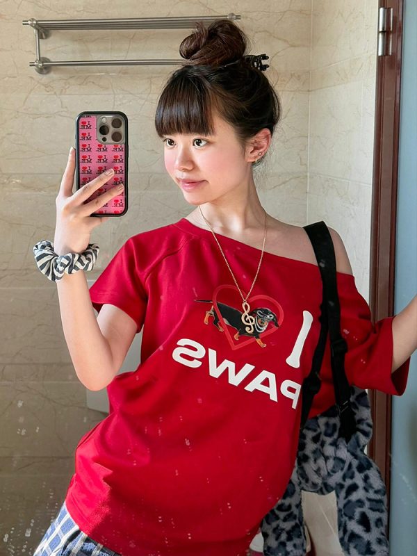 Red Off-Shoulder Short Sleeve Women's Summer T-Shirt with Sausage Dog Print - Casual Loose Fit Sexy American Style Top