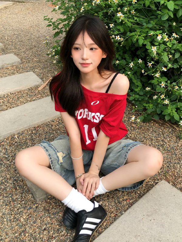 Red One-Shoulder Short Sleeve Women's Summer Letter Print Casual Off-Shoulder T-Shirt - Sexy Loose Slimming Top for Y2K Style