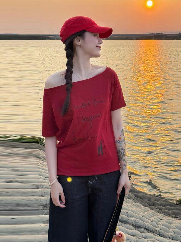 Red One-Shoulder Short Sleeve Women's Summer Letter Print Casual T-Shirt - Stylish Slanted Shoulder Top for Hot Girl Vibes