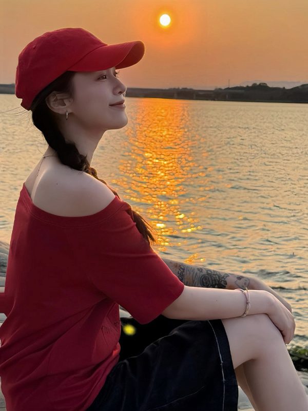Red One-Shoulder Short Sleeve Women's Summer Letter Print Casual T-Shirt - Stylish Slanted Shoulder Top for Hot Girl Vibes