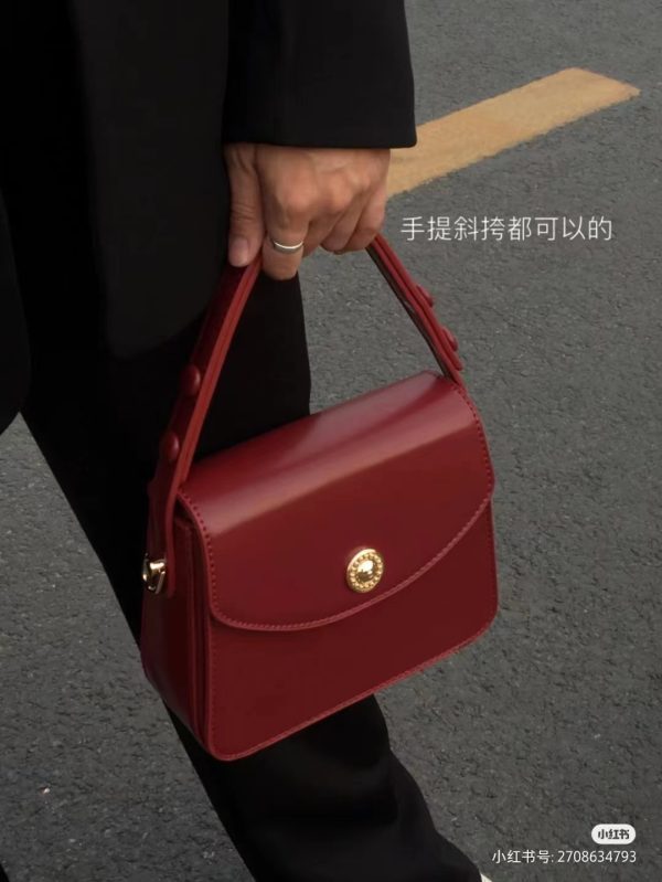 Red Retro-Style Small Square Handbag 2023, High-End Women's Crossbody Bag, Chic Shoulder Bag for Brides and Fashion Lovers