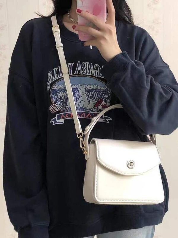 Red Retro-Style Small Square Handbag 2023, High-End Women's Crossbody Bag, Chic Shoulder Bag for Brides and Fashion Lovers