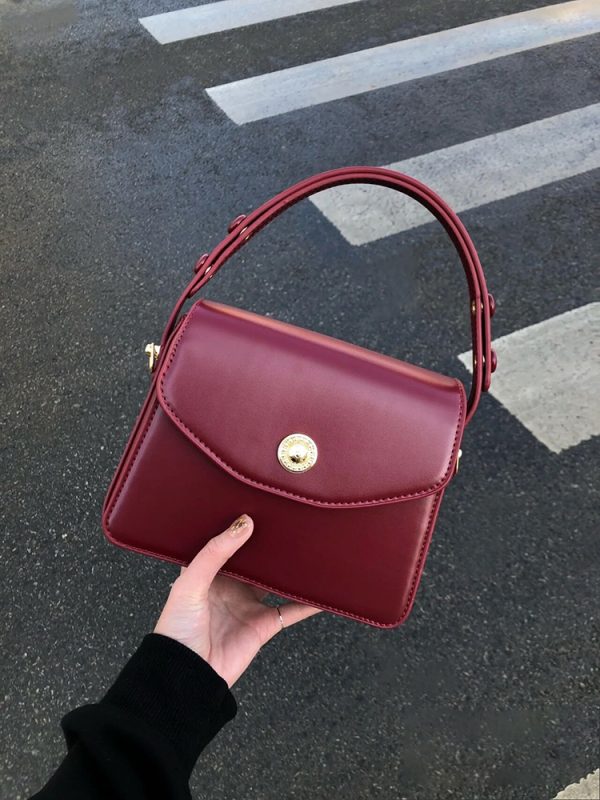Red Retro-Style Small Square Handbag 2023, High-End Women's Crossbody Bag, Chic Shoulder Bag for Brides and Fashion Lovers