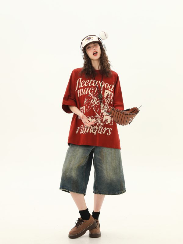 Red Short-Sleeve T-Shirt for Women with Retro Letter Print, Loose Fit College Style, Casual 90s Inspired Top