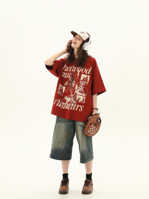 Red Short-Sleeve T-Shirt for Women with Retro Letter Print, Loose Fit College Style, Casual 90s Inspired Top