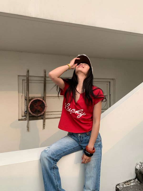 Red U-Shaped V-Neck Lucky Baby Tee - Jennie Style, Slightly Loose Fit, Metaphysical Design, Trendy Y2K Aesthetic