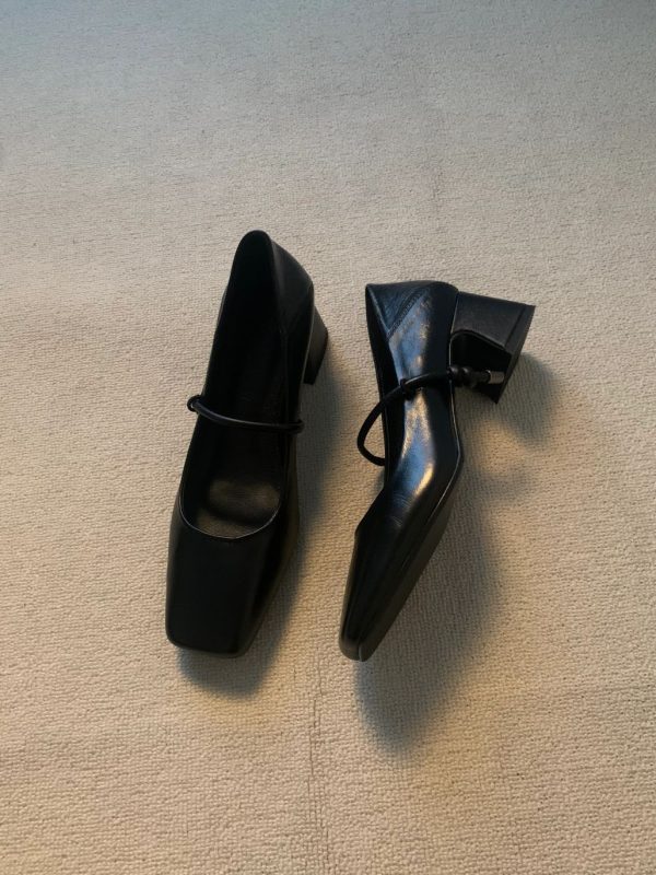 Retro Cowhide High-Heeled Mary Jane Shoes with Square Toe and Single Strap - French Style Chunky Heel Commuter Flats