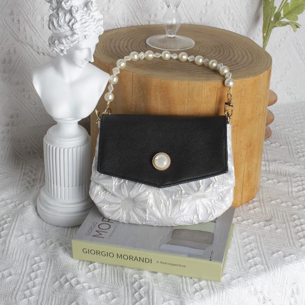 Retro Crossbody Underarm Bag for Women - Vintage Chinese-Style Hanfu Design, 2023 Trendy Niche Fashion Accessory