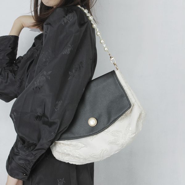 Retro Crossbody Underarm Bag for Women - Vintage Chinese-Style Hanfu Design, 2023 Trendy Niche Fashion Accessory