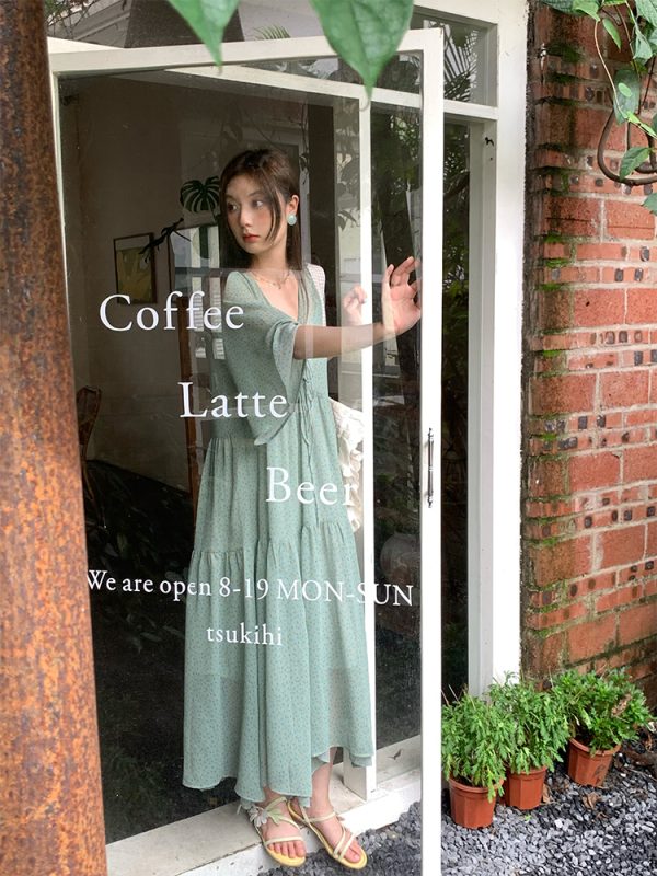 Retro Floral V-Neck Chiffon Dress for Women - Summer Loose Mid-Sleeve Flared Skirt, Vintage Style, Perfect for 90s and Y2K Fashion