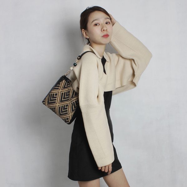 Retro Geometric Stripe Crossbody Handbag for Women - Unique Design, Versatile Spring/Summer Style
