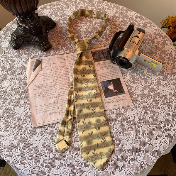 Retro Hong Kong Style Floral Long Tie 90s Wide Bow Tie Shirt Accessory for Versatile Fashion Looks