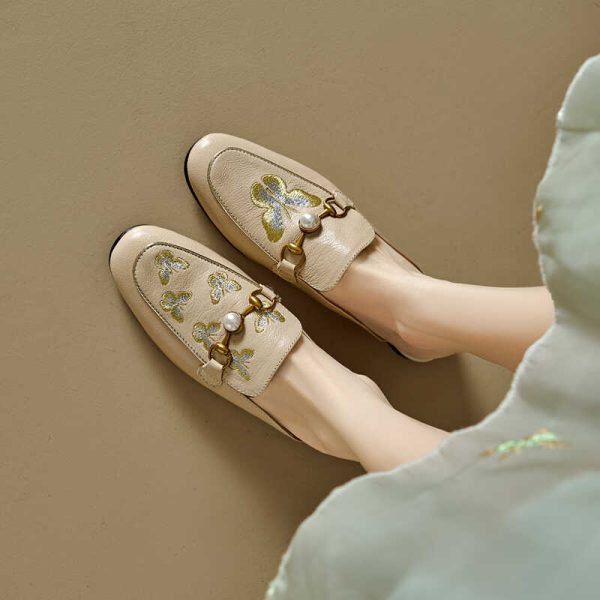 Retro Italian Closed Toe Sandals in Checkered Genuine Leather - Artistic National Style Slippers for Chic Summer Looks