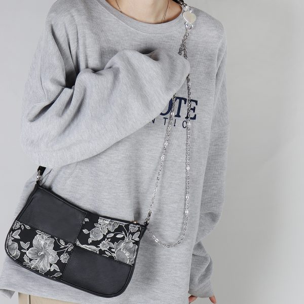 Retro Jacquard Embroidered Heart Beaded Underarm Bag - Handmade Crossbody Women's Bag in Sweet Cool Style