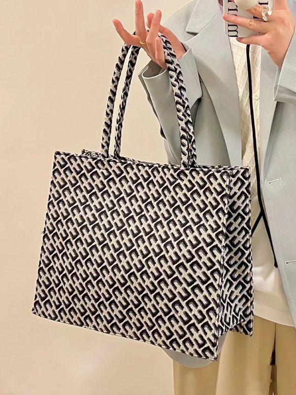 Retro Jacquard Tote Bag for Women - Large Capacity Canvas Shoulder Bag for Commuting - Trendy 2022 Niche Style