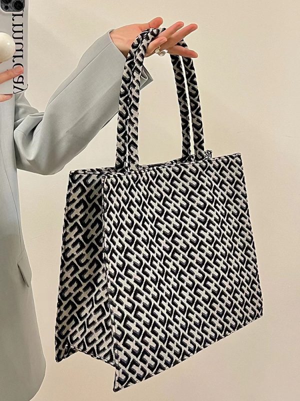 Retro Jacquard Tote Bag for Women - Large Capacity Canvas Shoulder Bag for Commuting - Trendy 2022 Niche Style