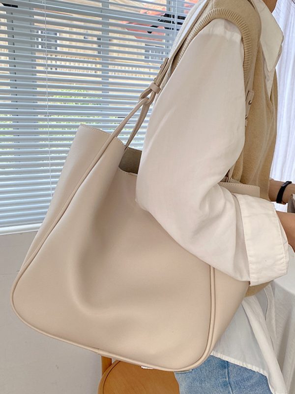 Retro æ¸¯é£Ž Large Capacity Shoulder Tote Bag for Women - Chic Commuting Underarm Design