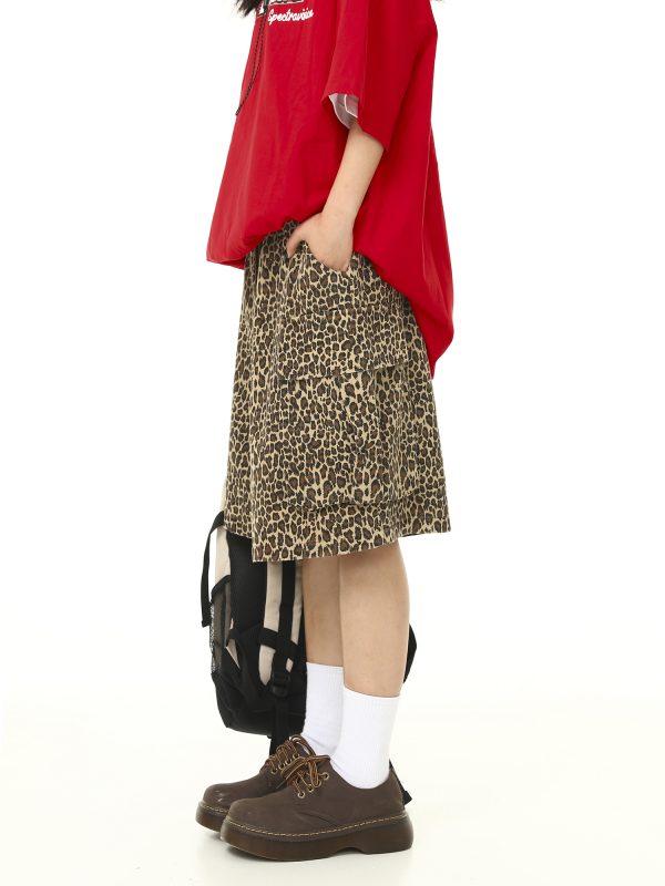 Retro Leopard Print Cargo Shorts for Men and Women - Loose Wide-Leg Style with Multiple Pockets, Trendy Streetwear