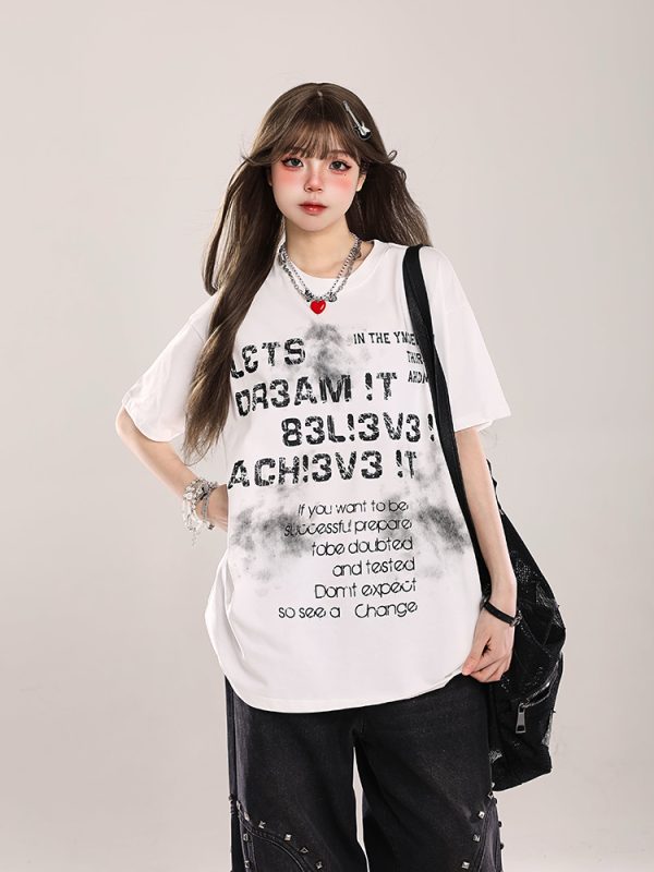 Retro Letter Print Short-Sleeve T-Shirt for Women - Casual Loose Fit, Summer 2025 Style, Vintage-Inspired Fashion