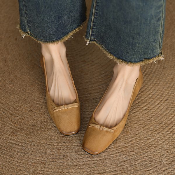 Retro Minimalist Genuine Leather Flats - Handmade Deer and Nara Cowhide Versatile Shallow Mouth Grandma Shoes for Women