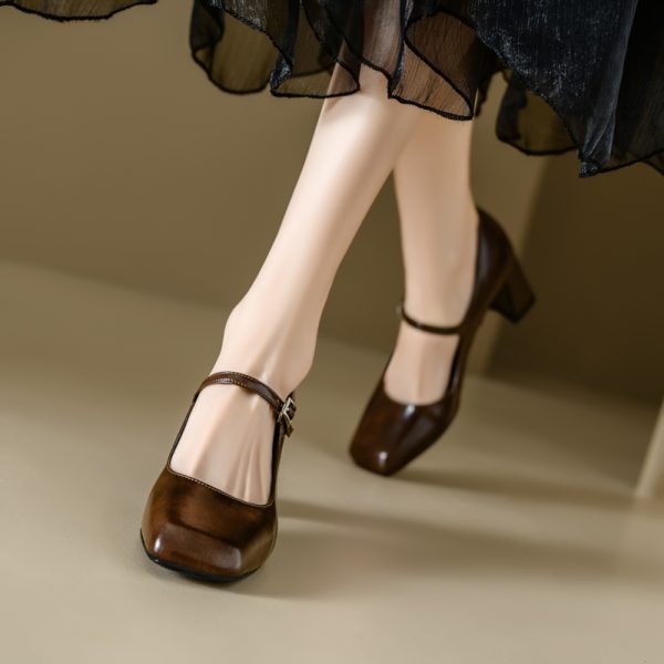 Retro One-Strap Mary Jane Shoes in Genuine Leather with Chunky Heels and Square Toes - Italian Style Fashion Footwear