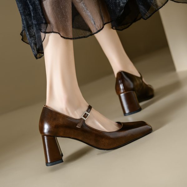 Retro One-Strap Mary Jane Shoes in Genuine Leather with Chunky Heels and Square Toes - Italian Style Fashion Footwear
