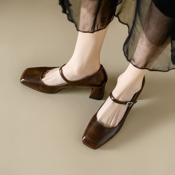 Retro One-Strap Mary Jane Shoes in Genuine Leather with Chunky Heels and Square Toes - Italian Style Fashion Footwear