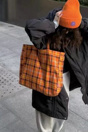 Retro Plaid Casual Canvas Tote Bag - Large Capacity Commuting Shoulder Bag for Autumn & Winter, Trendy Aesthetic Design