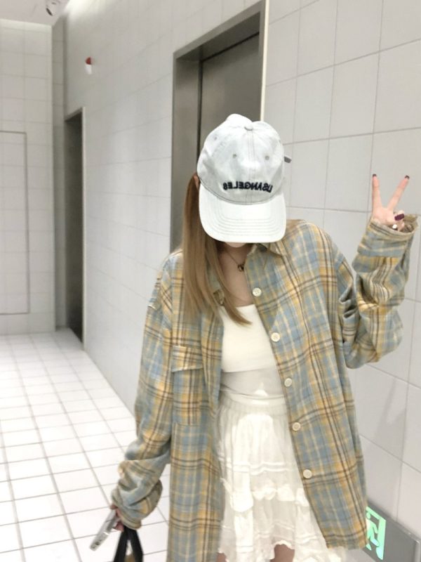 Retro Plaid Color-Blocking Long Sleeve Shirt for Men and Women - Versatile Casual Oversized Style for Early Spring