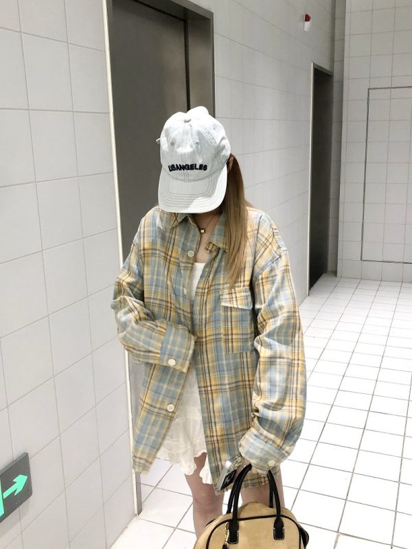 Retro Plaid Color-Blocking Long Sleeve Shirt for Men and Women - Versatile Casual Oversized Style for Early Spring