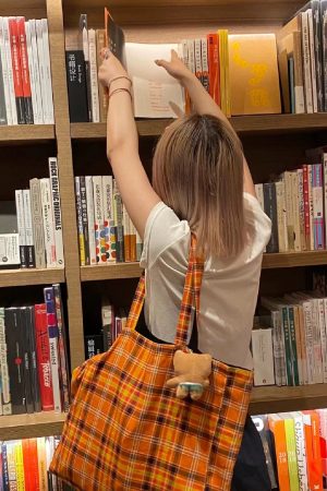 Retro Plaid Orange Tote Bag - Large Capacity Checkered Canvas Commuter Shoulder Bag for Stylish Shopping