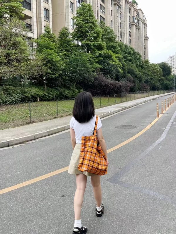 Retro Plaid Orange Tote Bag - Large Capacity Checkered Canvas Commuter Shoulder Bag for Stylish Shopping