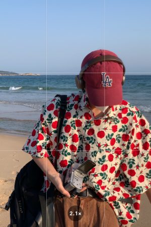 Retro Rose Print Short Sleeve Shirt - Handmade Hawaiian Style Vintage Top for Couples - Perfect for Beach Days