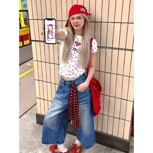 Retro Short-Sleeve T-Shirt for Women, Summer All-Over Print Heart & Dog Paw, White Slim Fit Top for Sweet & Spicy Style