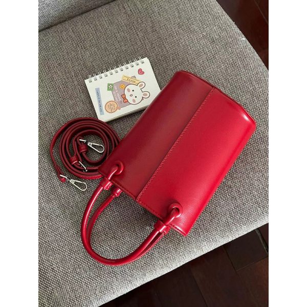 Retro Small-Volume Bucket Bag for Autumn/Winter - Versatile Shoulder & Crossbody Design with Enhanced Texture