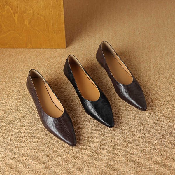 Retro Square-Toe Flats for Women - Soft Leather, Slip-On Comfort, Vintage-Inspired Grandma Shoes