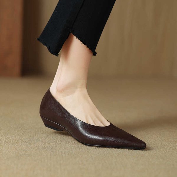 Retro Square-Toe Flats for Women - Soft Leather, Slip-On Comfort, Vintage-Inspired Grandma Shoes