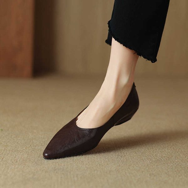 Retro Square-Toe Flats for Women - Soft Leather, Slip-On Comfort, Vintage-Inspired Grandma Shoes