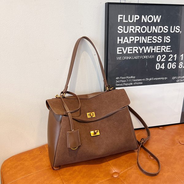 Retro Tote Bag for Women, Large Capacity Commuter Shoulder Bag, Sweet and Cool Travel Handbag, Stylish Everyday Tote