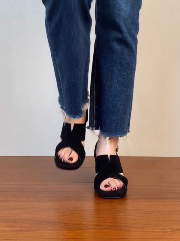 Sanded Sheepskin Cross-Strap Chunky Heel Open-Toe Sandals for Women - Summer 2025 Black Roman High Heels Fashion Footwear