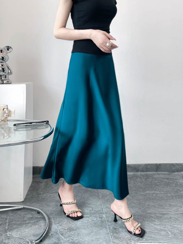 Satin Half Skirt with Diagonal Cut, Flared Design, High Waist, Silky Elastic Waist, Versatile Glossy Mid-Length Acetate Skirt