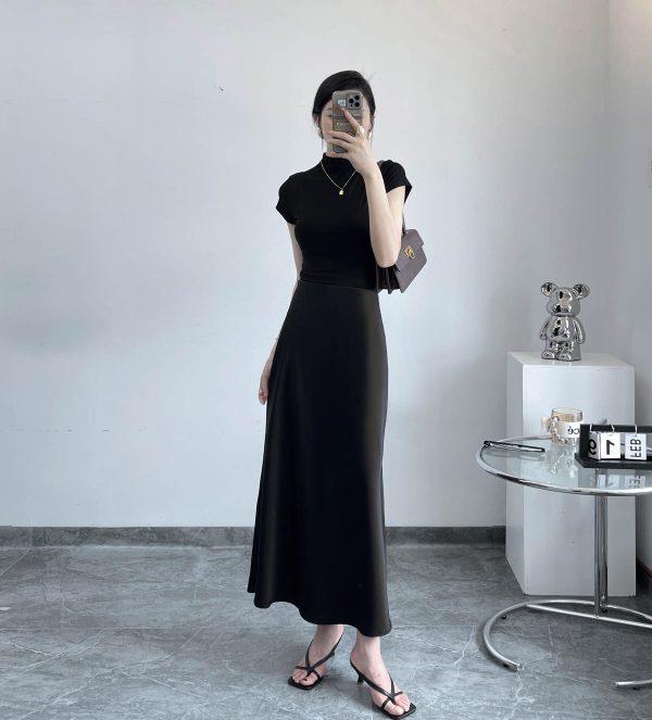 Satin Half Skirt with Diagonal Cut, Flared Design, High Waist, Silky Elastic Waist, Versatile Glossy Mid-Length Acetate Skirt
