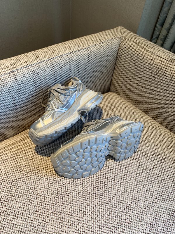 Silver Dad Shoes for Women - 2025 Spring Thick-Soled Height-Increasing Mesh Casual Sneakers, Trendy Y2K Athleisure Footwear